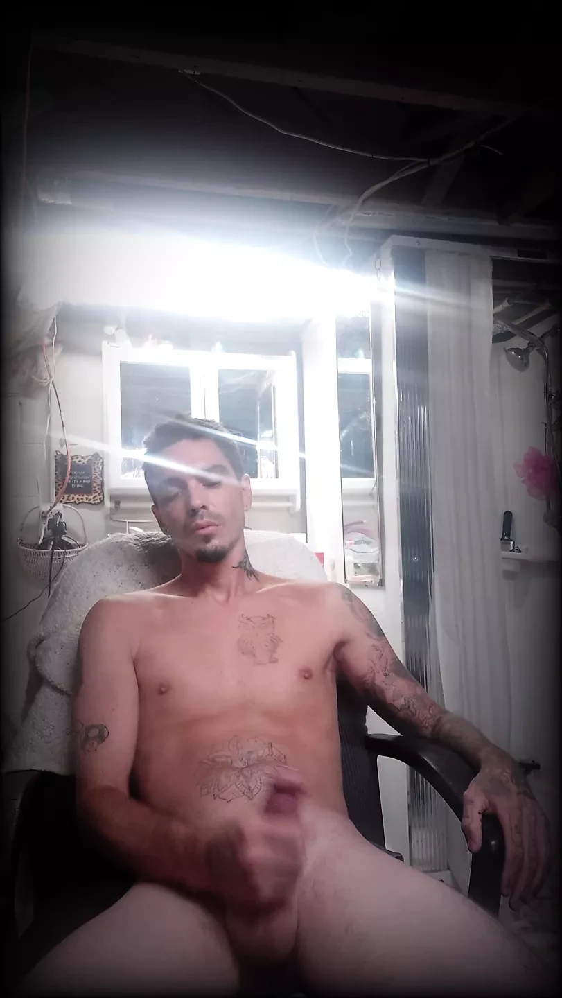 Brengsek di kamar mandi