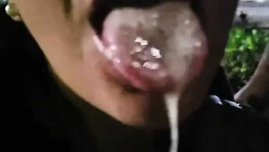 Я нашёл мужчину на площади, трахнул меня перед рогоносцем