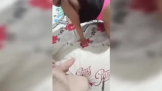 Medellinli latin sürtük Darin ormanından geçti, Abd'ye geldi ve daha önce yaptığı şeyi yaptı