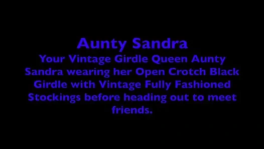 Vgq38 teyze Sandra dışarı çıkmak için giyiniyor