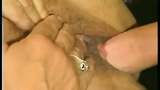 Büyük götlü spex nine sikiliyor ve ağzına boşalıyor