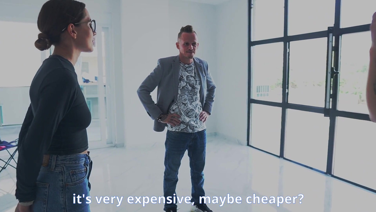 戴绿帽子的丈夫看着他的妻子从后面被操！