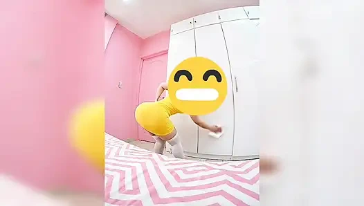 Wanita pembersih pantat besar 2