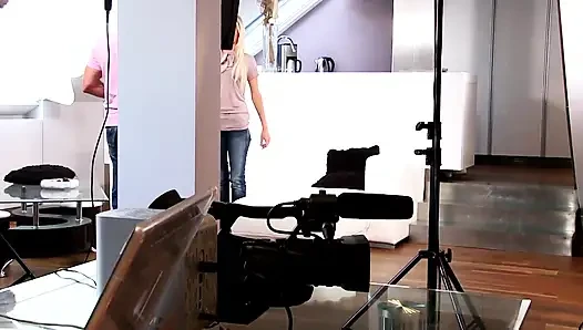Blondes amateur-schätzchen wird gerammt und wird für mehr kommen
