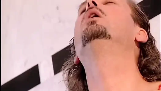 Nympho dientot sama kontol ukuran raksasa