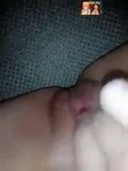 I masturbate a narrow pussy
