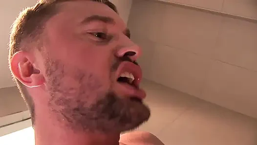 Интенсивный секс в душе с блондиночкой с большой грудью