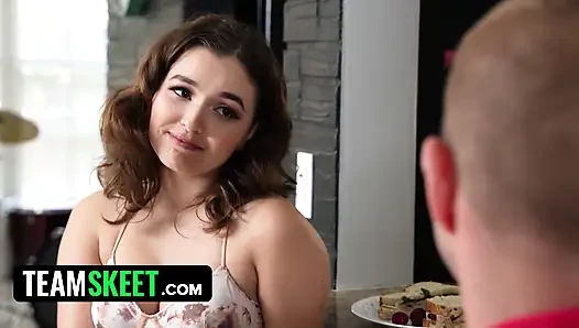 Stiefmutter Ophelia feiliert ihre muschi für Rion bis zu date Petite alice: ein dreier-tutorial
