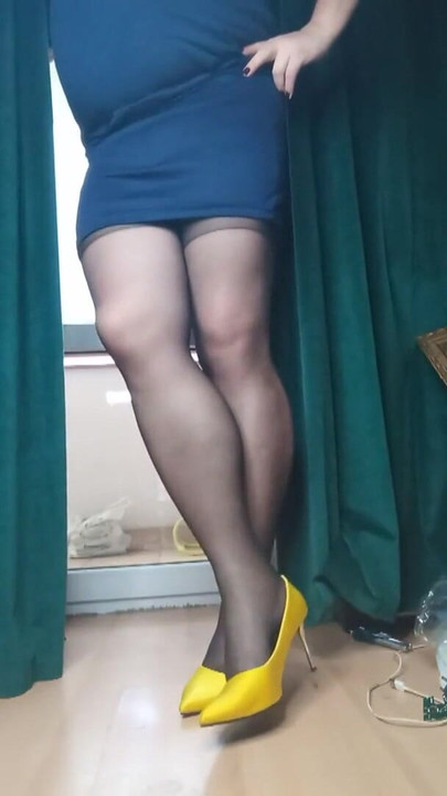 Jaw-dropping moment from "Lili Pantyhose 20 den black"