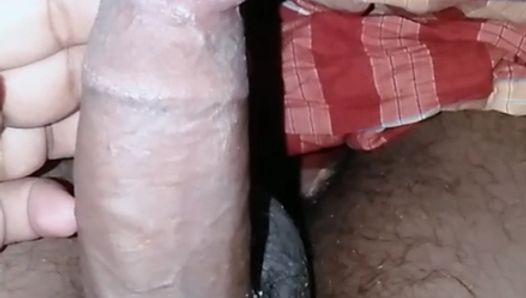 Bengalese jongen masturbeert