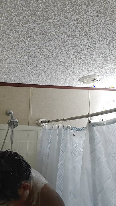 Solo Shower ASMR: gili aavaazen aur kaamuk aatm-santushti