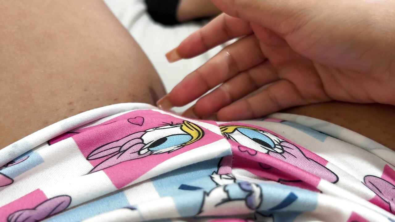 STEPMOM TOUCHING HERSELF WHILE HER HUSBAND IS AT WORK