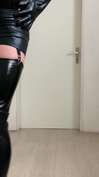 Present your outfit