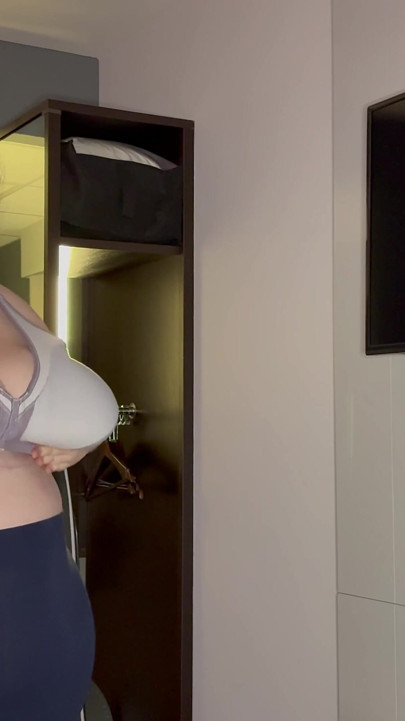 bbwssbbwは脱ぐのが待ちきれなかった