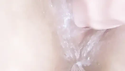 Играя одна с моим, это заполняет меня все до конца