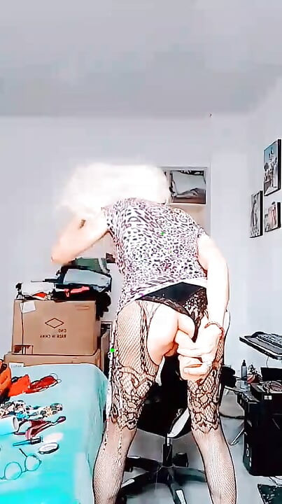 渴望男子氣概的娘娘腔異裝癖者