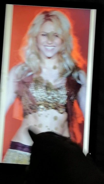 Shakira cumtribute