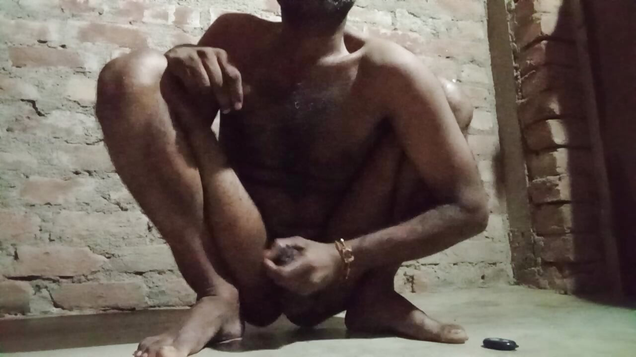 Mote land ki talash mein Dekho Dekho  bhatkana padta hai