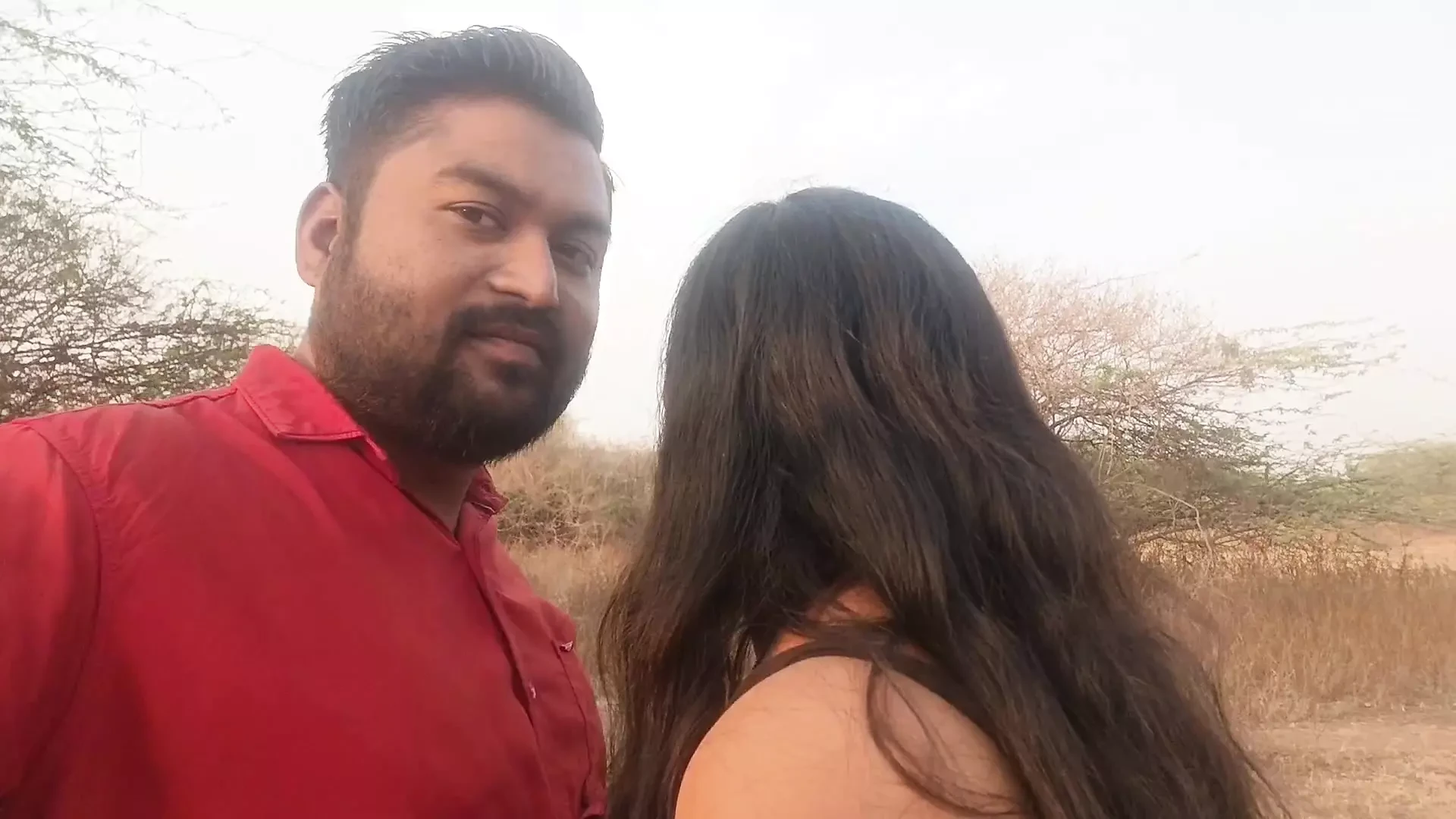 Desi India panas Kavita Bos berkongkek dengan pekerja