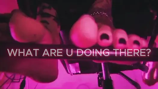 Bakış açısı insan mobilyası: müziğimin tadını çıkarırken kıpırdama İtalyan tanrıçan