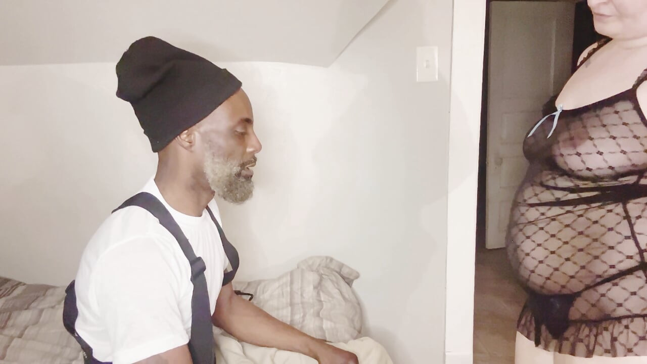 MILF Housewife Shows Plumber Hers Appreciation by Swallowing His Black Cock