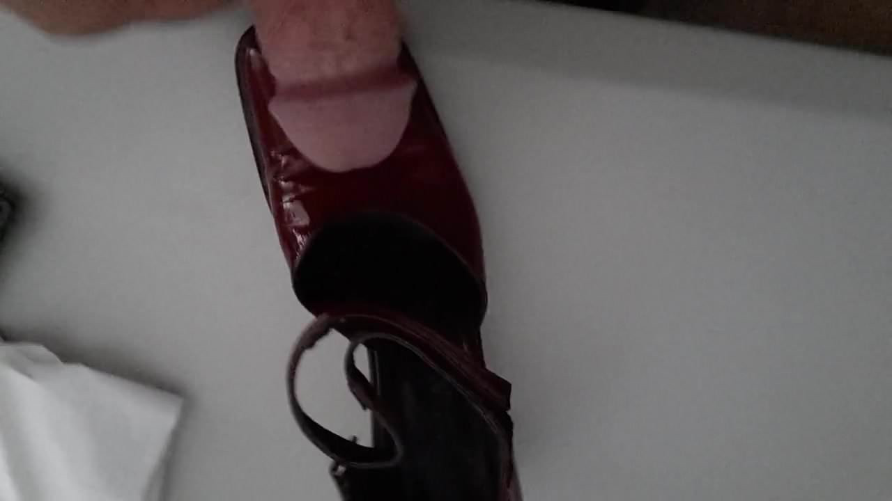 in den Lackschuh