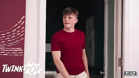 TWINKPOP - Jake Preston Joins Jay Stroke’s Workout And Ends It By Givi...