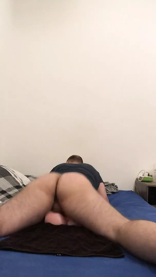 Fuck my Pussy in my Roommate Bed