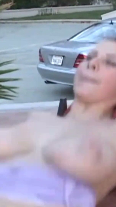 Gianna este dornică de pula unui armăsar mare | Clip 1