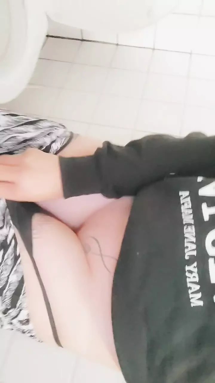 Milf tattoo masturbation