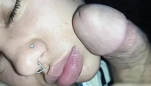 CREAMPIE FACIAL, SPURTING A LOT OF CUM ON HER BEAUTIFUL FULL LIPS