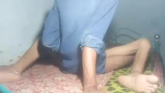 Seks pertama kali dengan bhabhi India