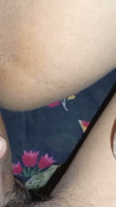Hintli genç kız hintçe hd videoda seks sırasında fışkırtıyor | Klip 2