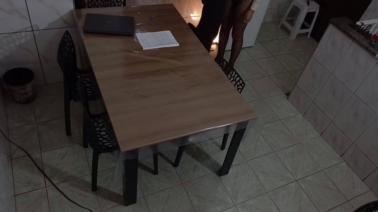 Sekretarica se jebe u sobi za sastanke.