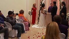 Kayla Carrera si è appena sposata, ma questo non significa che questa troia stia per rinunciare a scopare come una cagna!