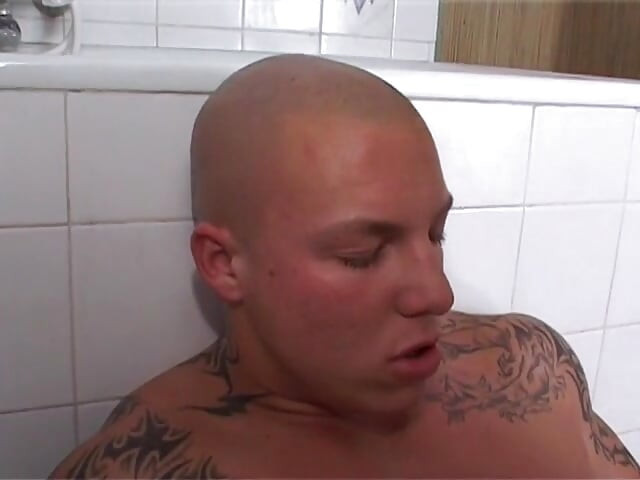 Amateur brunette with big bristols sucks and fuck dick