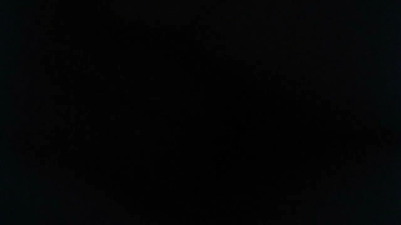 Acabando en mí y en mi teléfono y tocando mi culo