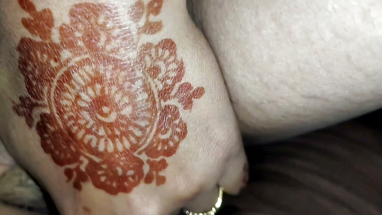 Aaj tija ke vrat mein padosi ne chod Diya