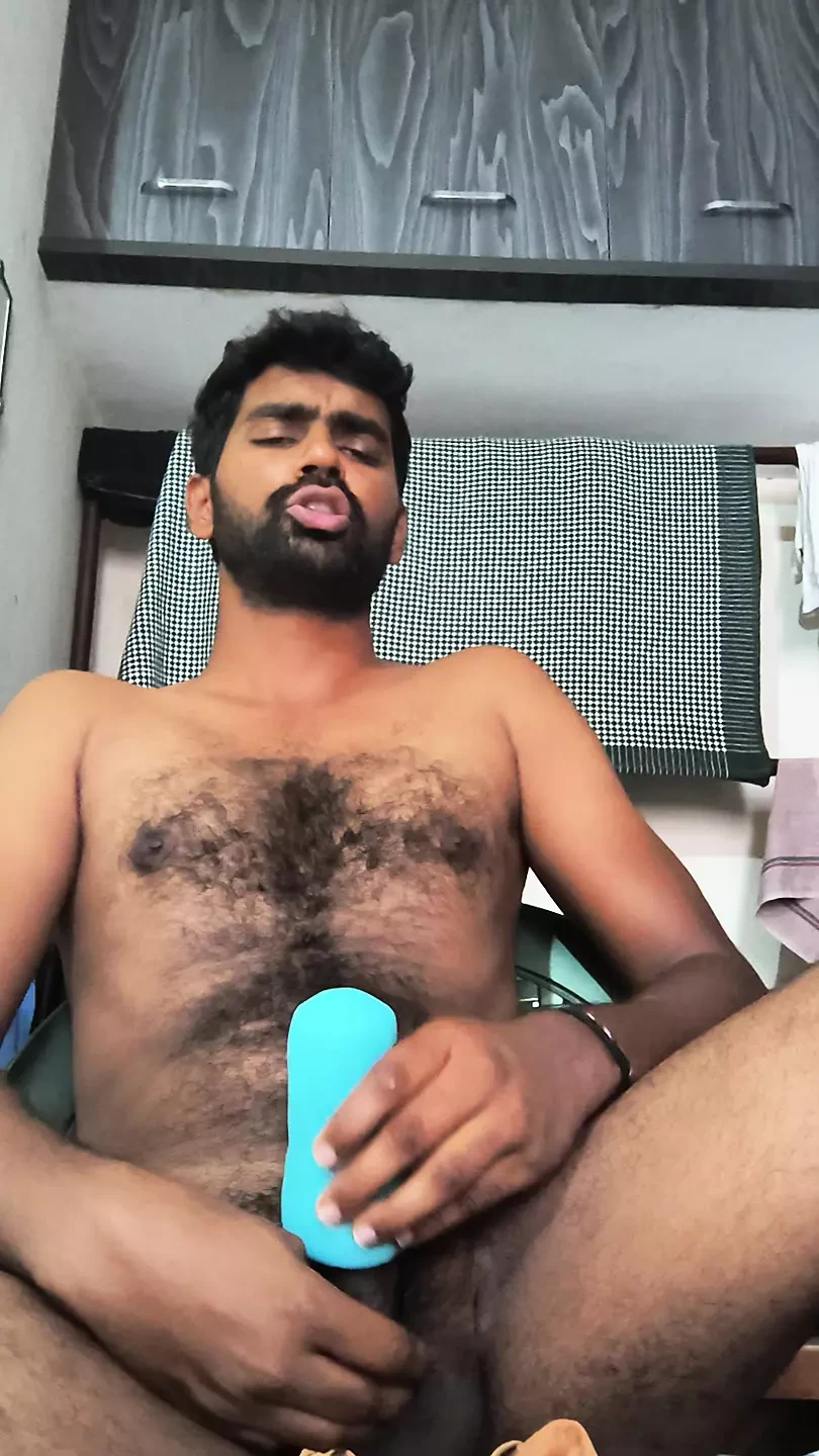 Masturbation avec mon nouveau jouet sexuel