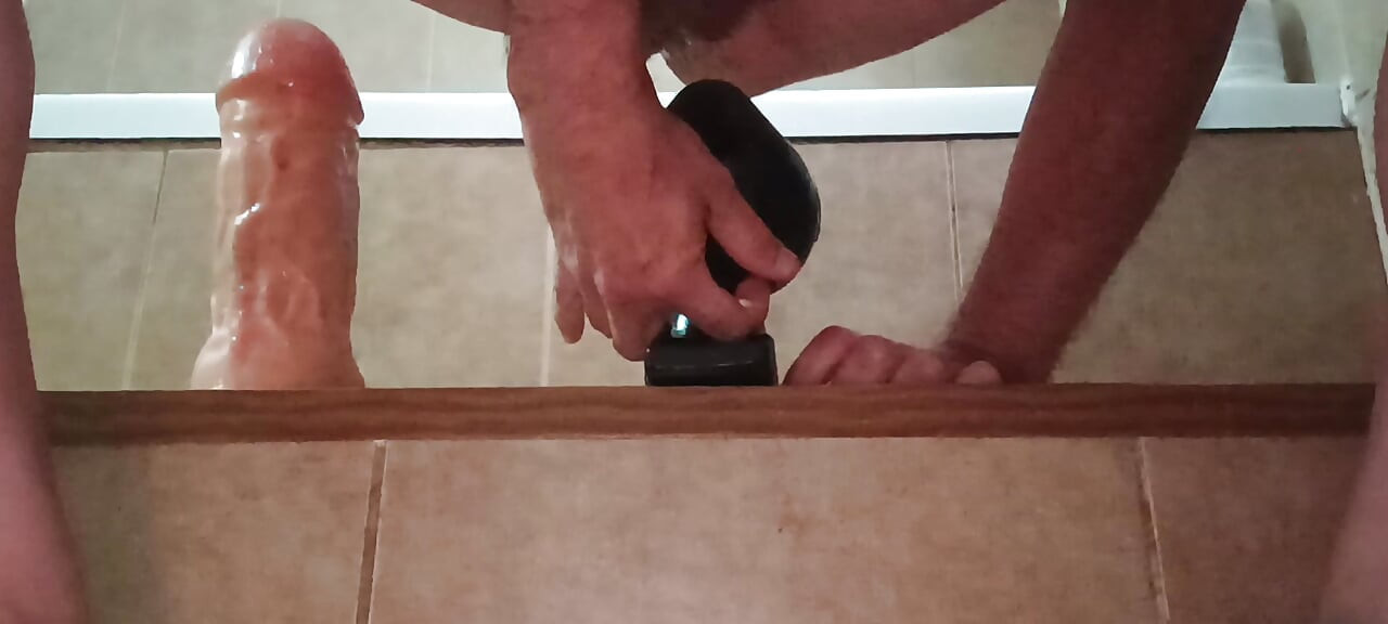 A new acquisition makes its appearance and breaks my pussy