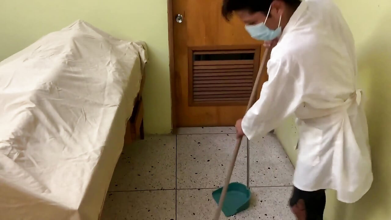 Καυτό γαμήσι με ένα πολύ Kinky ζόμπι