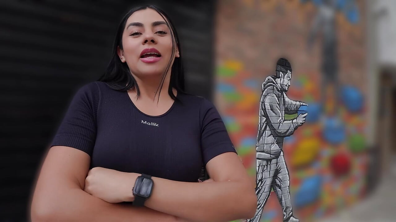 I fulfill my bet by a virgin empanada seller