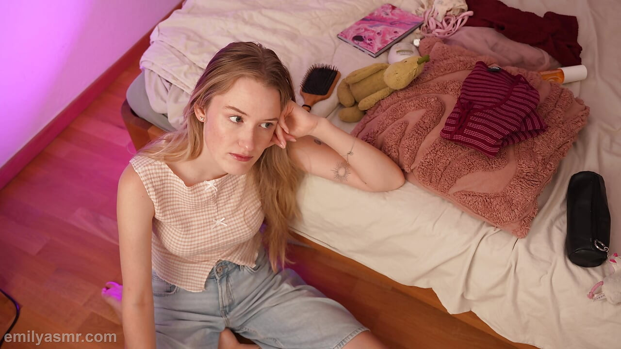 Uusi yliopistokämppäkaverisi on kiimainen AF - ASMR