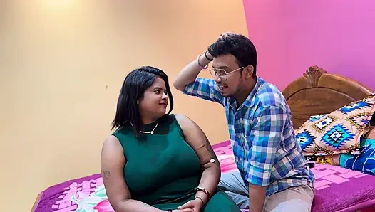 Desi büyük yumruklar, sıkı vajina kız, bakire kız, apna vaca, kiya ek larke ko bulake, chudake kam ros nikala apne pussy se..