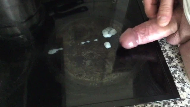 Summer cumshot