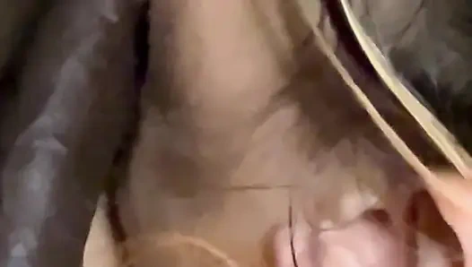 Tante semok ini dientot habis-habisan sampai mengerang keenakan