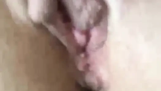 Yakın planda 💦 vajinamı parmaklayarak doruğa çıkarıyorum! Hadi bir araya gelelim tatlım.
