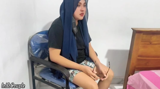 Измена милой индонезийской жены в хиджабе