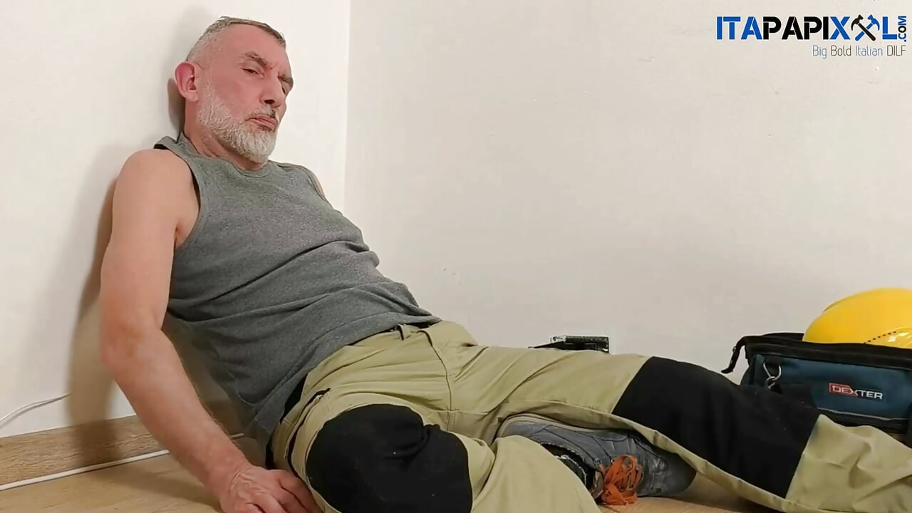 Worker Daddy Mature Hung Cock Wanking Alone While the Customer Is Not There