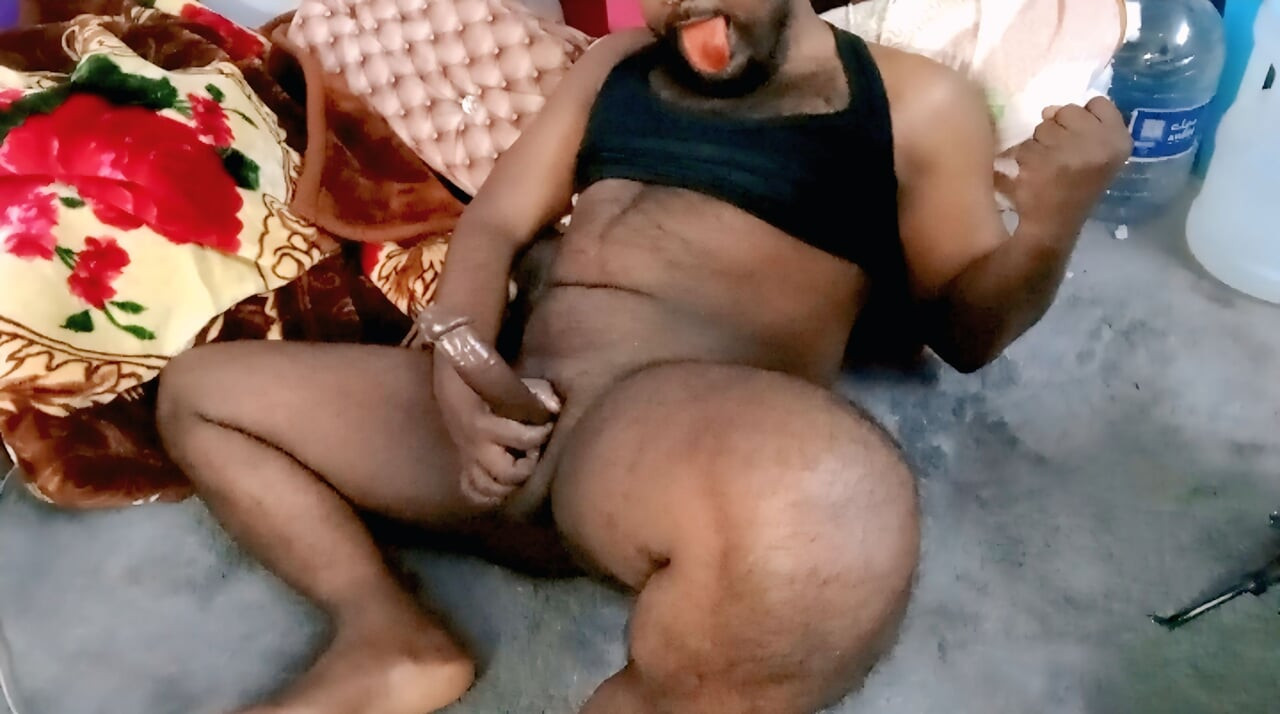 A 42-year-old woman went crazy after seeing my penis size and my sex style. Tell me, folks, what should I do now to be